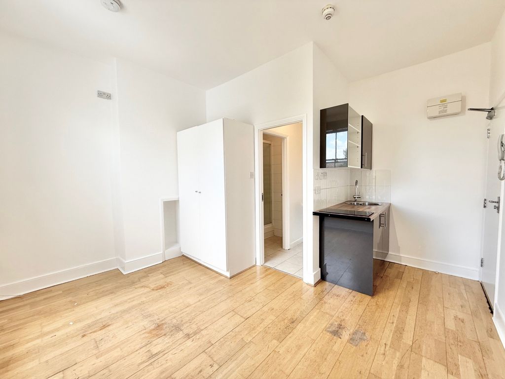 Property photo 1 of 8 1Â Bedroom Flat For Rent
