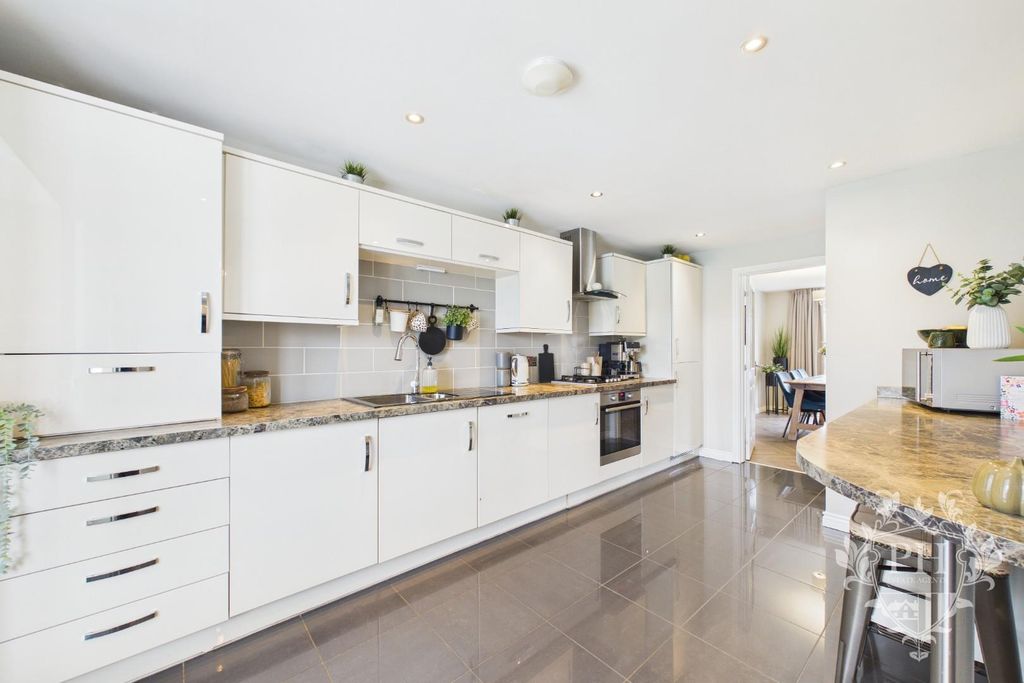 Property photo 1 of 19 12F8060A6B90448F8Fdf2046540A7129_100_Cam02002G0-Pr