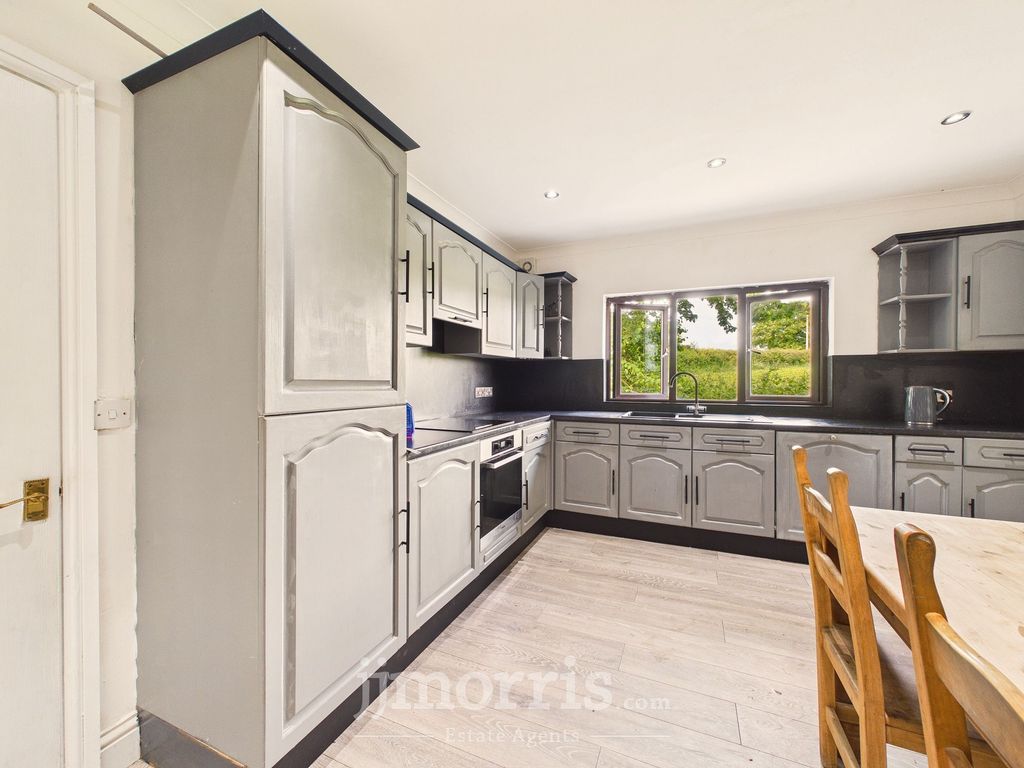 Property photo 2 of 38