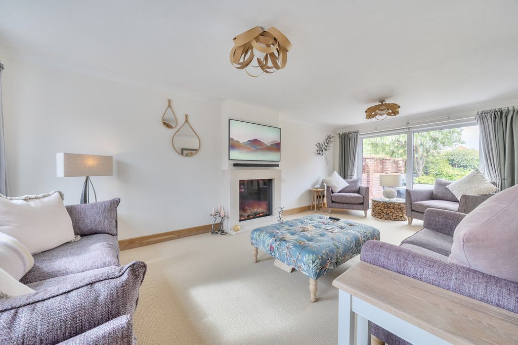 Property photo 2 of 30