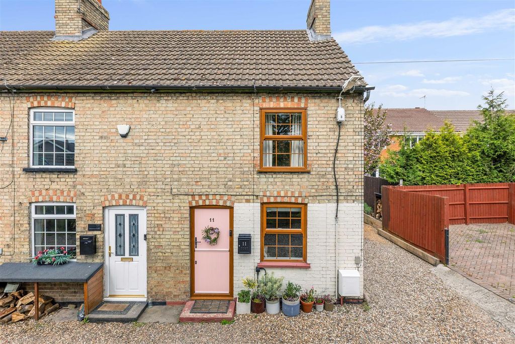 Property photo 1 of 26 Front Aspect