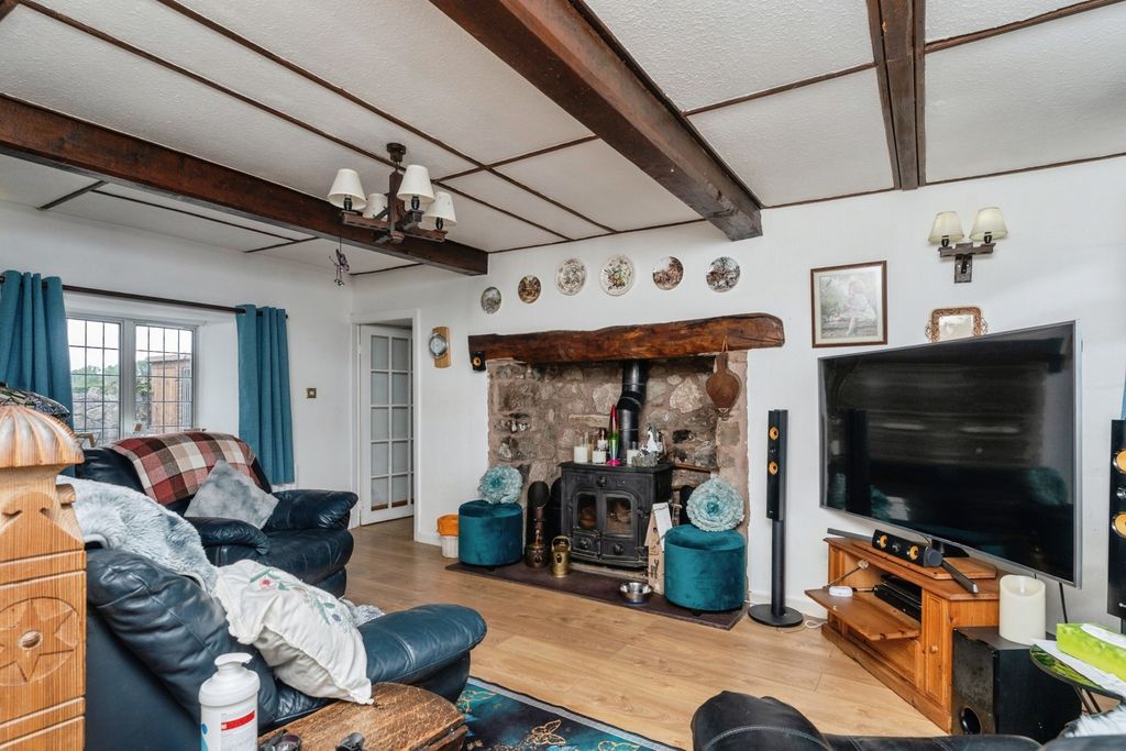 Property photo 3 of 15 Sitting Room