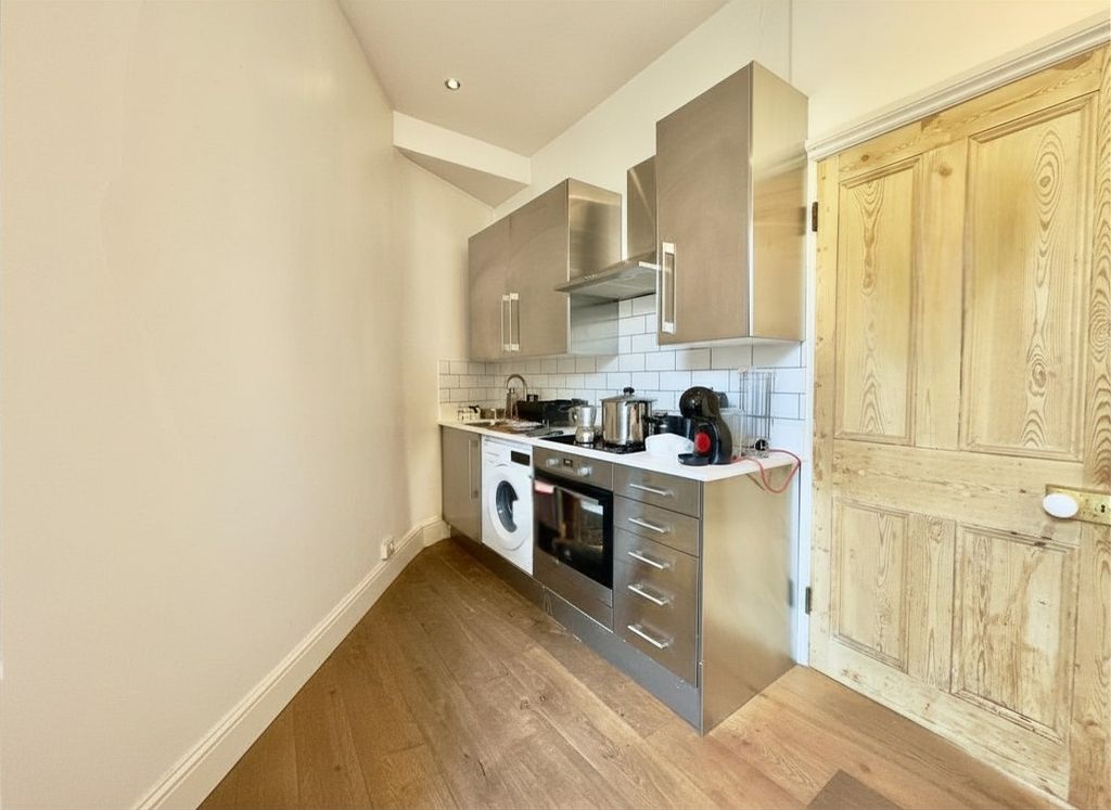 Property photo 3 of 11 Photo 1