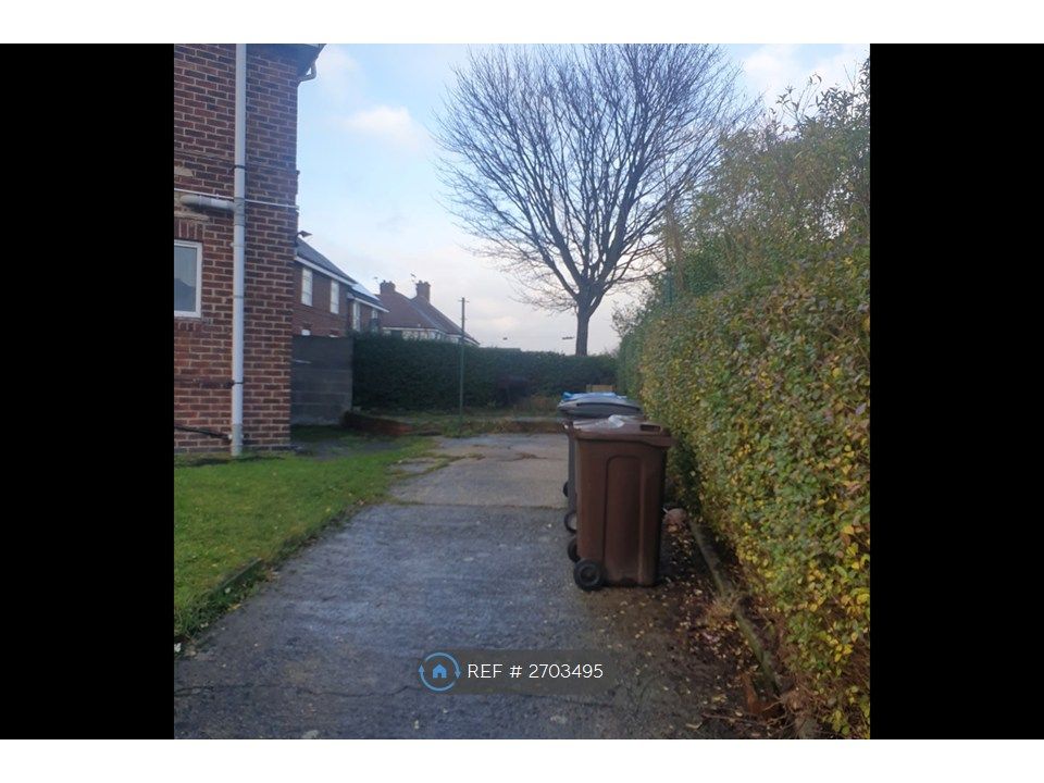 Property photo 2 of 17 Outside 2