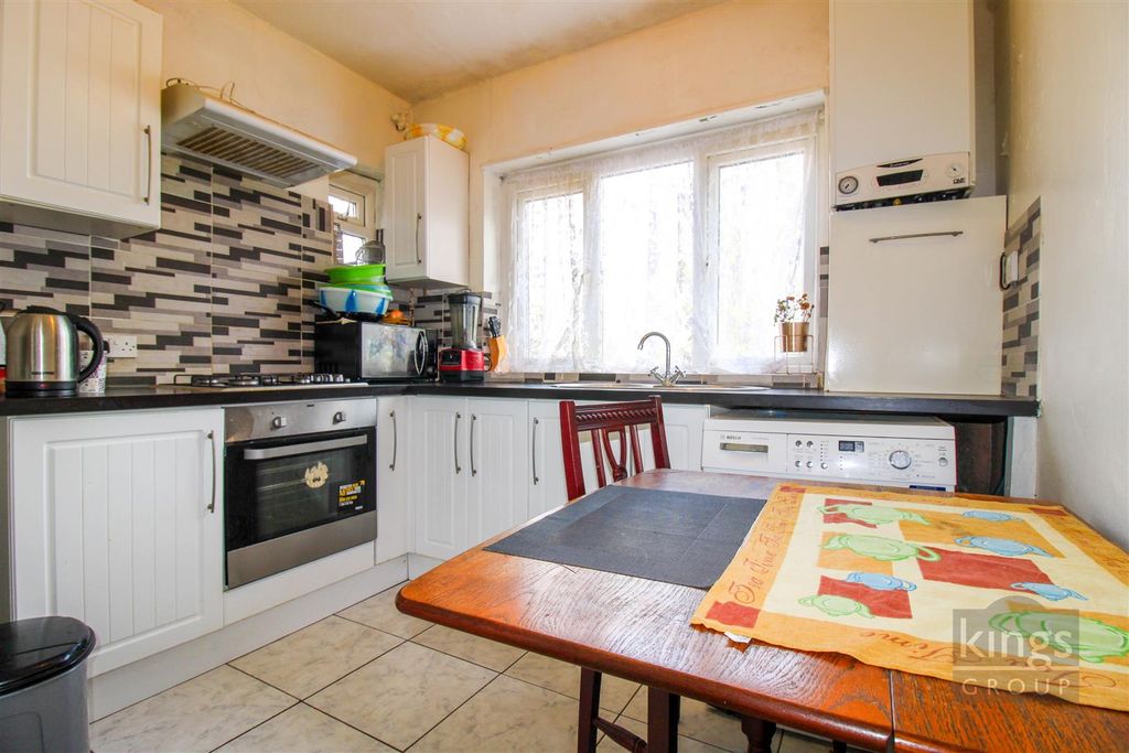 Property photo 2 of 6 Kitchen.Jpg