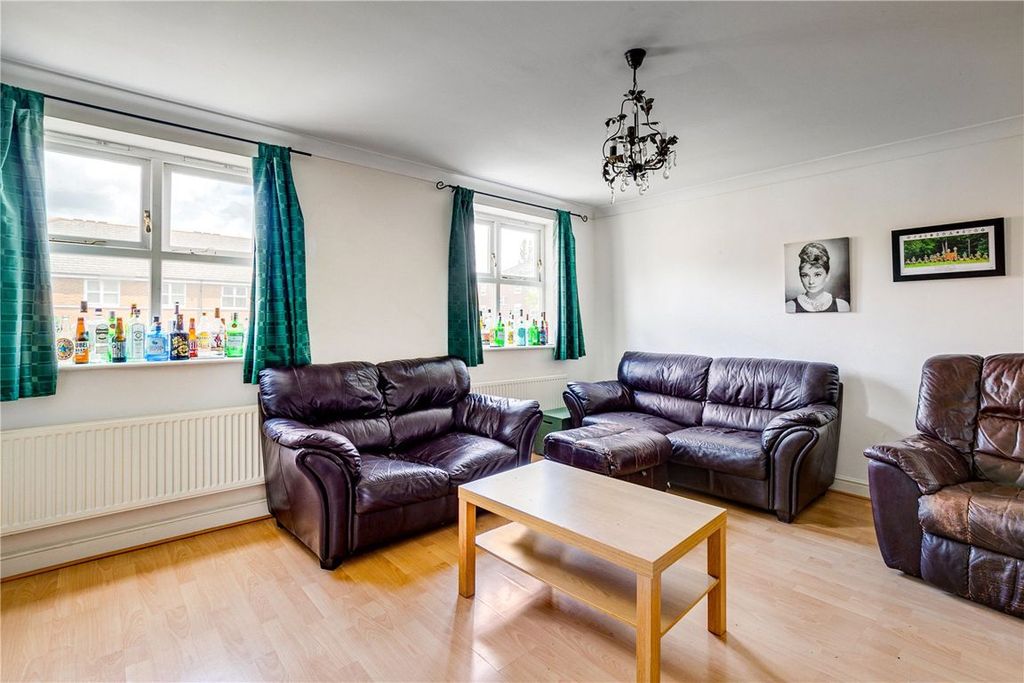 Property photo 2 of 6