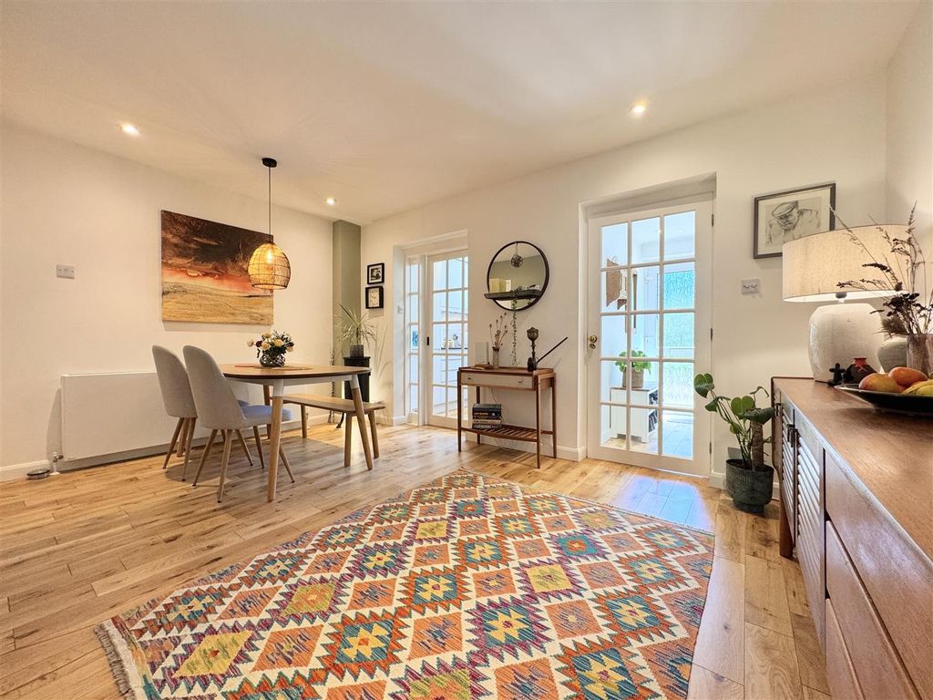 Property photo 2 of 36 Dining Room