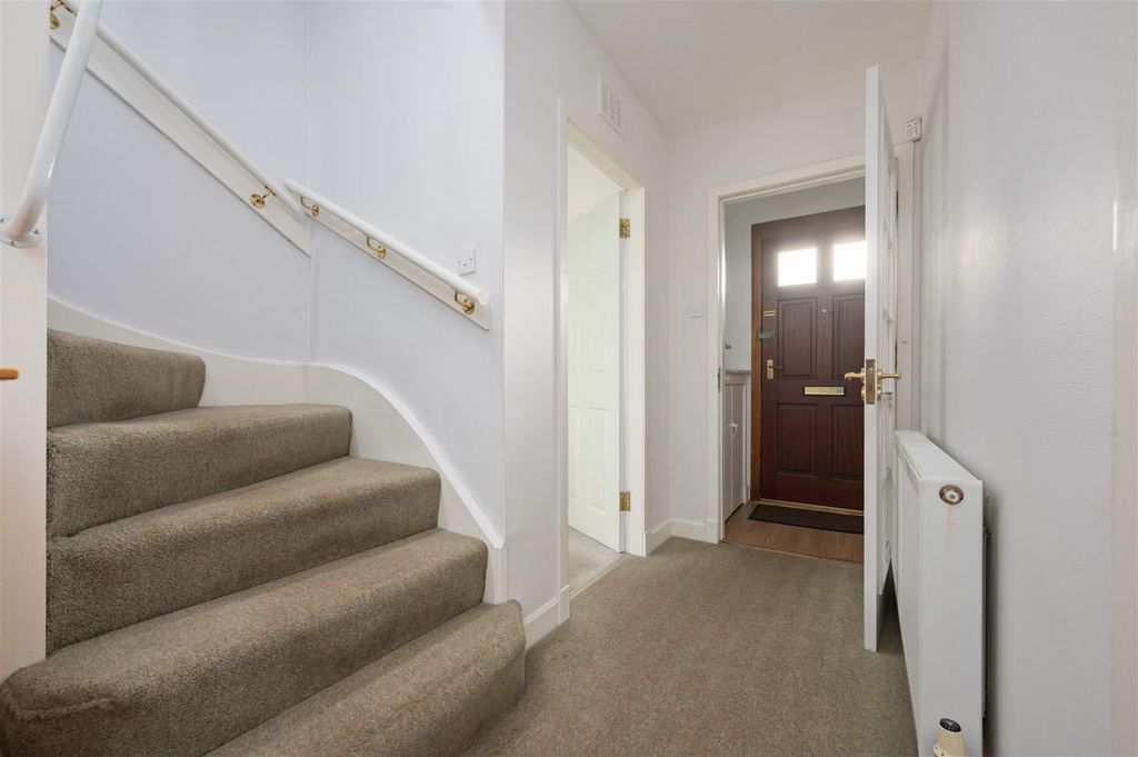 Property photo 3 of 36 16Bogwooddrive005.Jpg