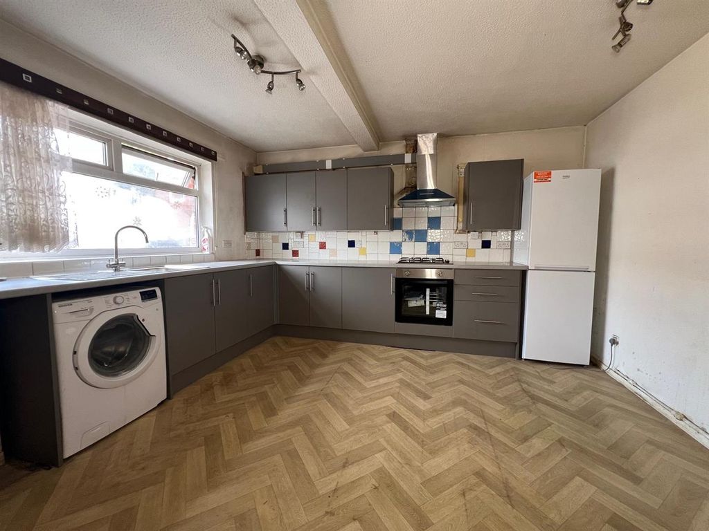 Property photo 2 of 10 02.Jpg