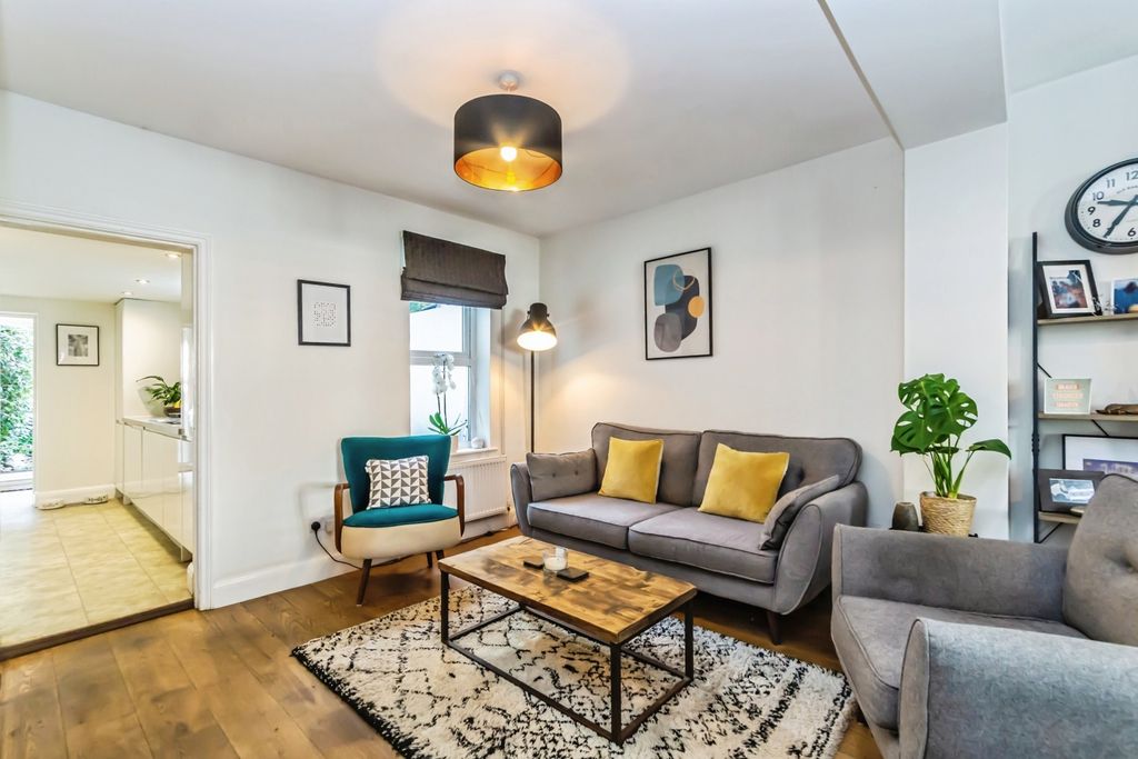 Property photo 3 of 16 Pbox-Img.Jpg