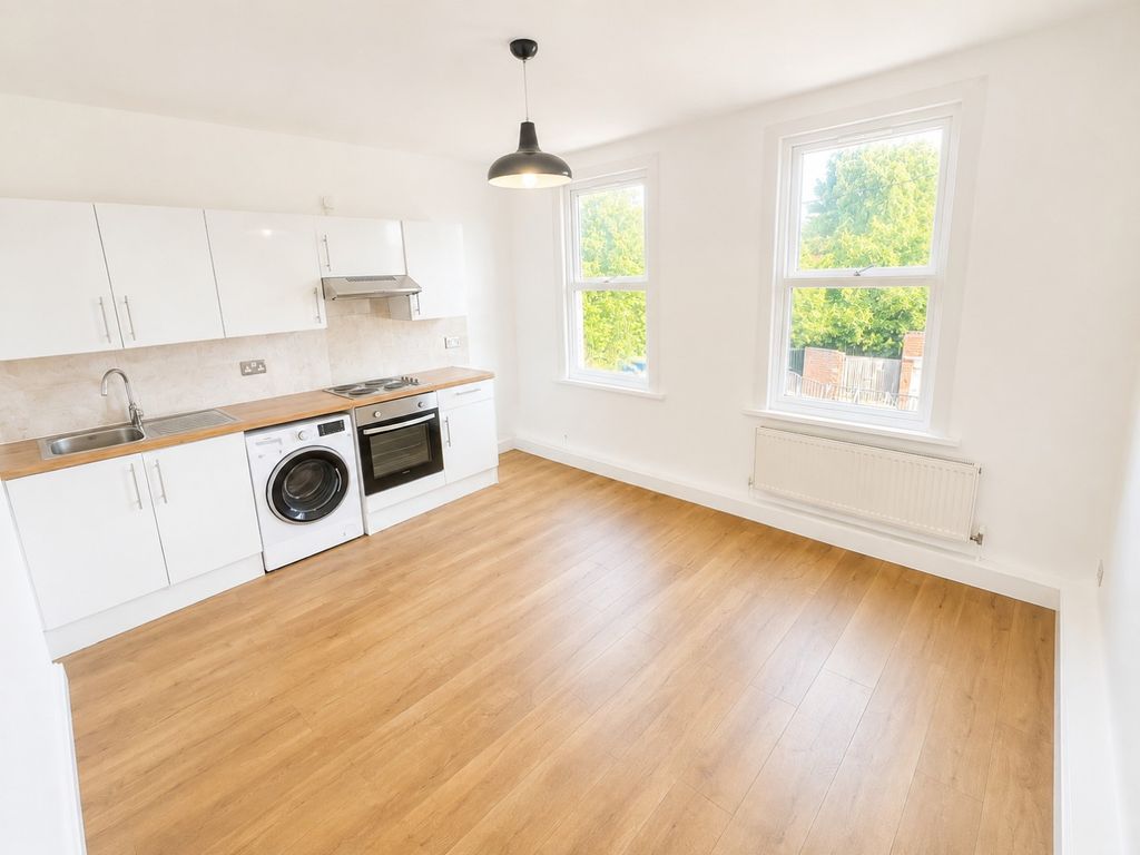 Property photo 2 of 6