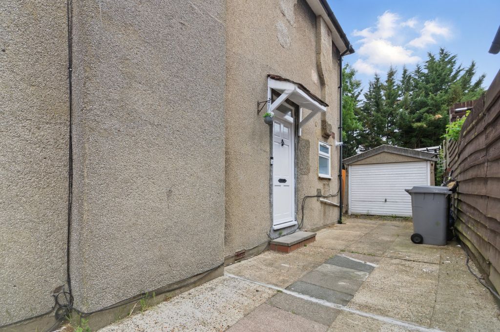 Property photo 3 of 16 4205687