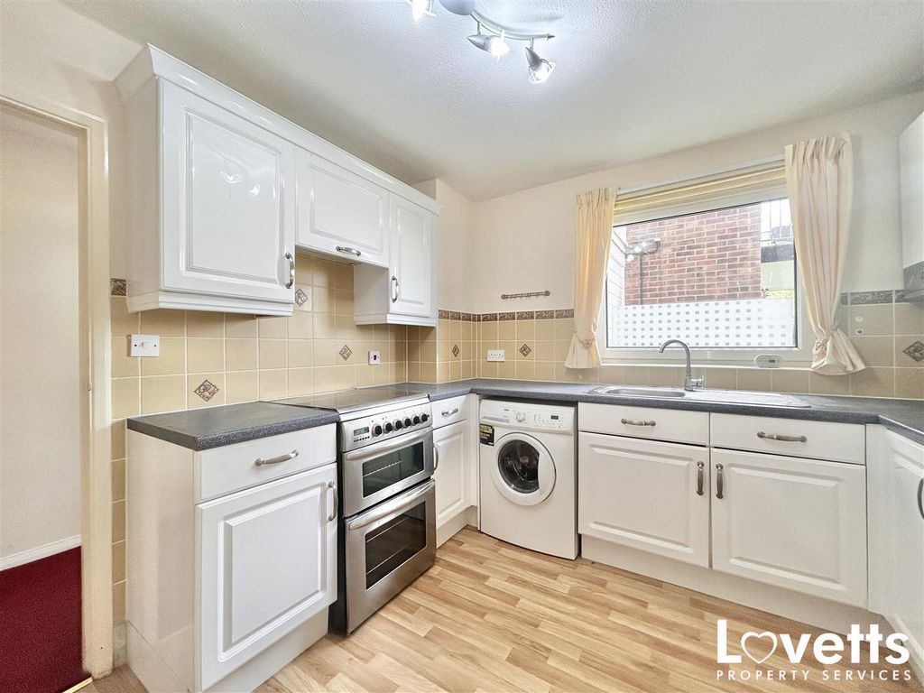 Property photo 2 of 13 Kitchen