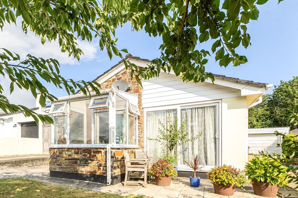 Property photo 2 of 11 5279603