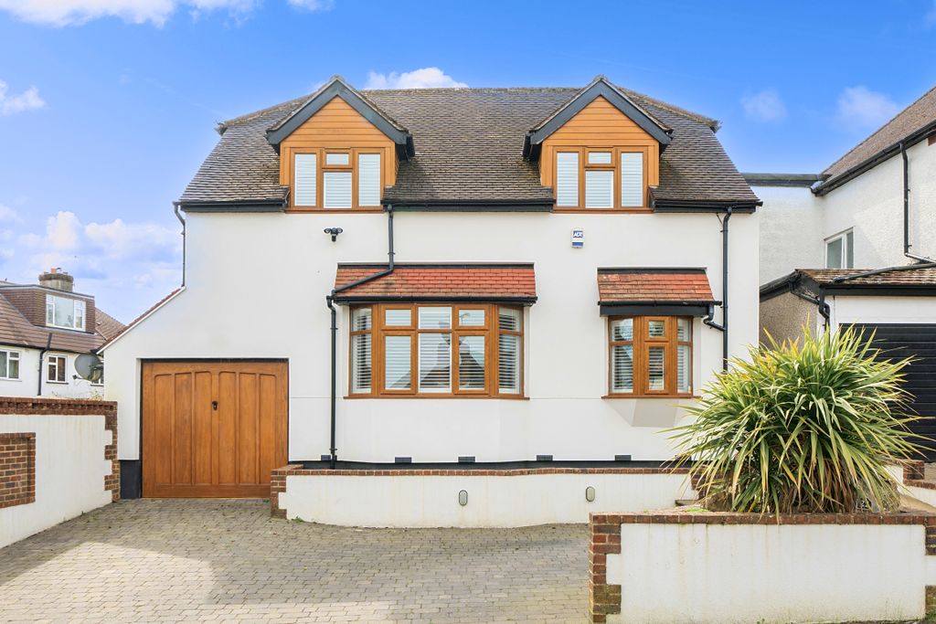 Property photo 1 of 28