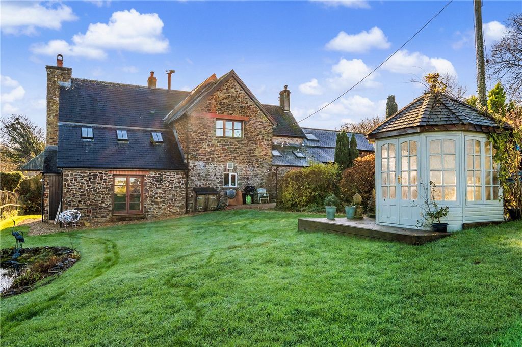 Property photo 2 of 25 Picture No. 18