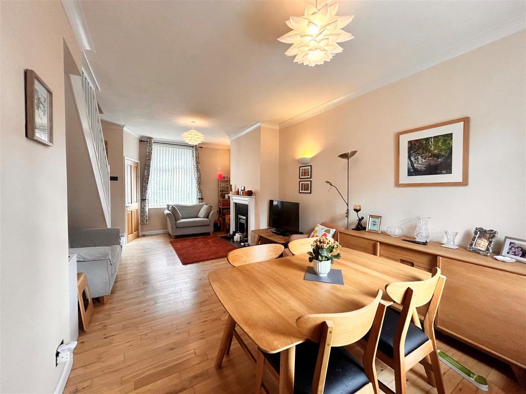 Property photo 3 of 17 Living Dining.Jpg