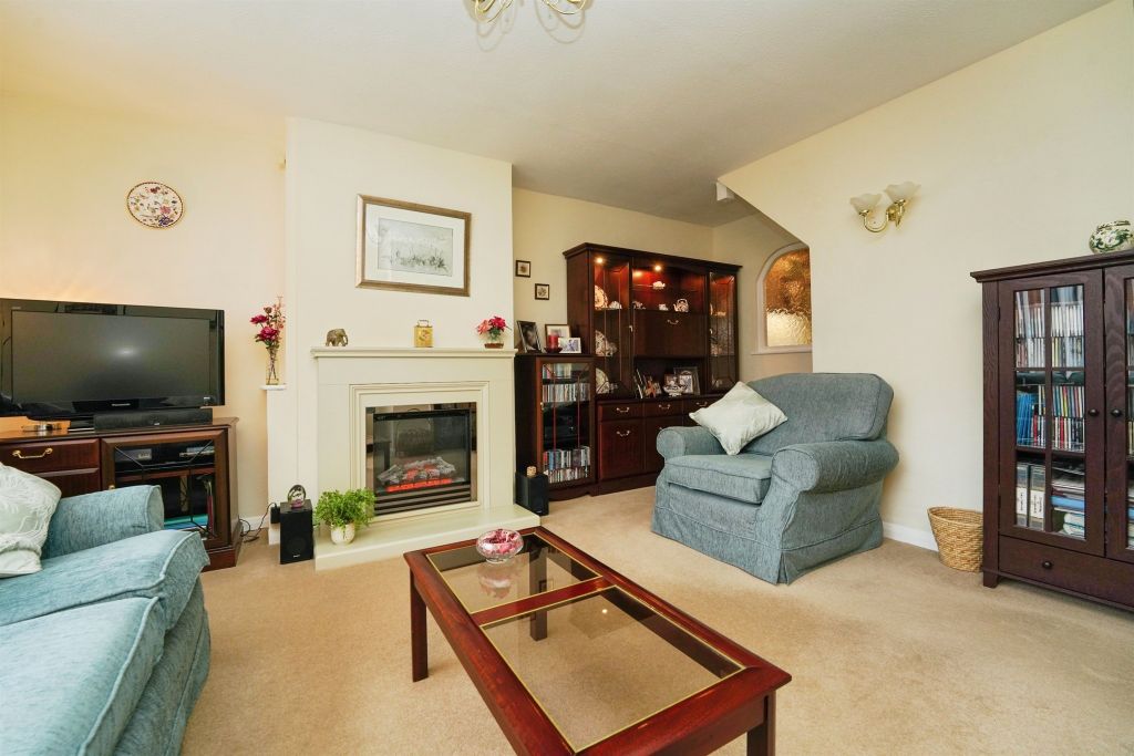 Property photo 3 of 17