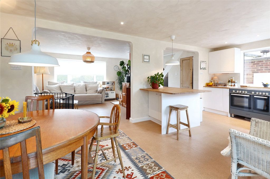 Property photo 3 of 11 Open Plan Living