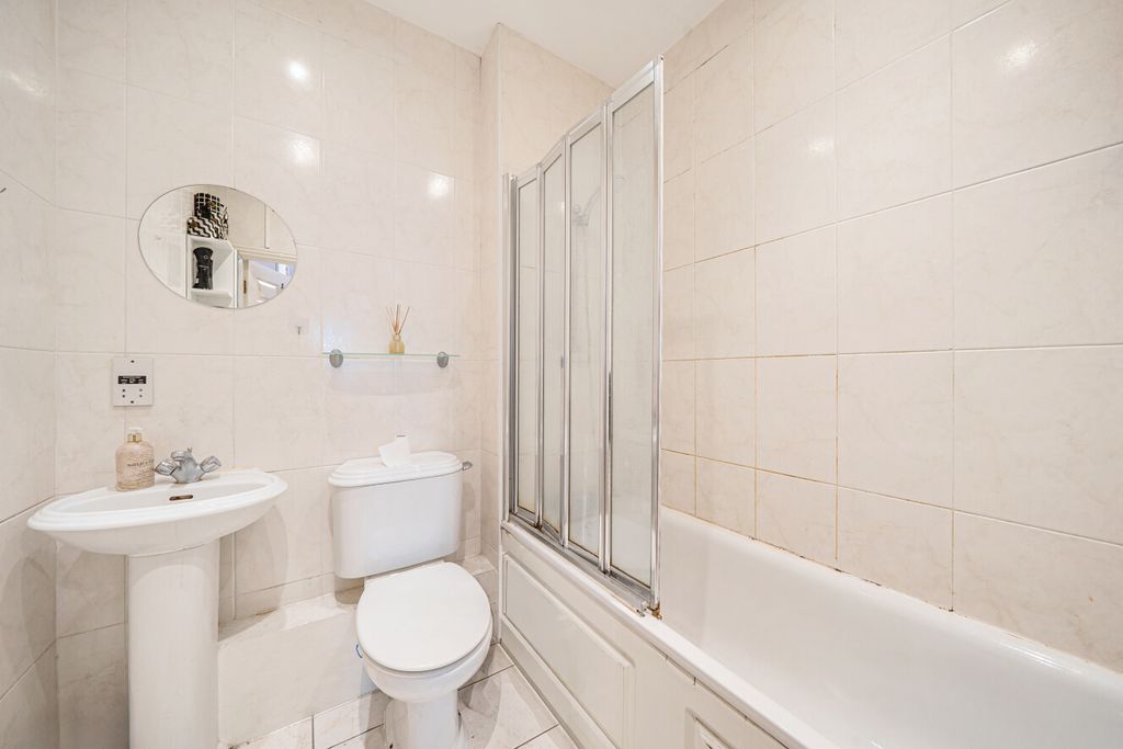 Property photo 3 of 13 5-6Ab392F2241A9-1...