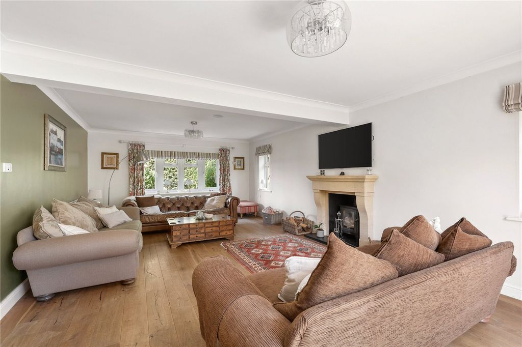 Property photo 3 of 46 Picture No. 16