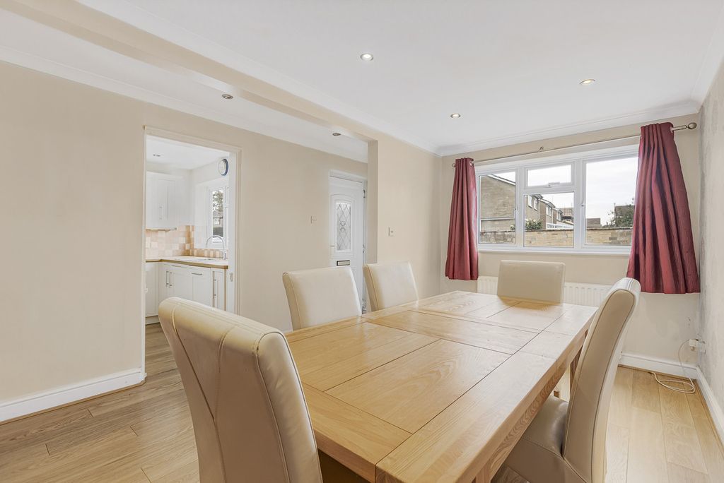 Property photo 3 of 21