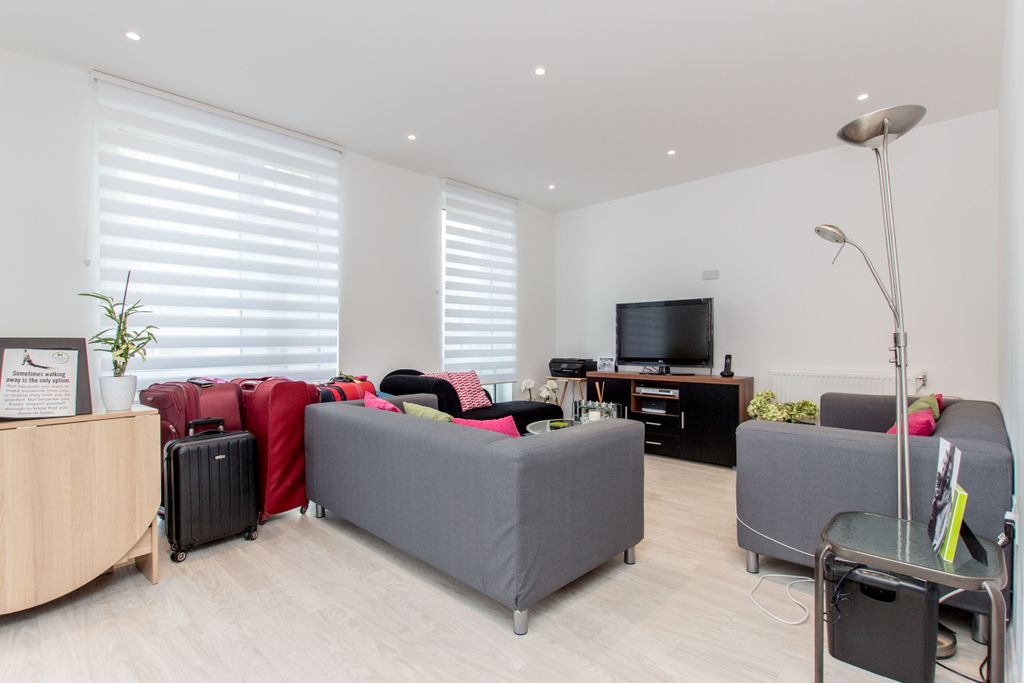 Property photo 2 of 10 Photo 02