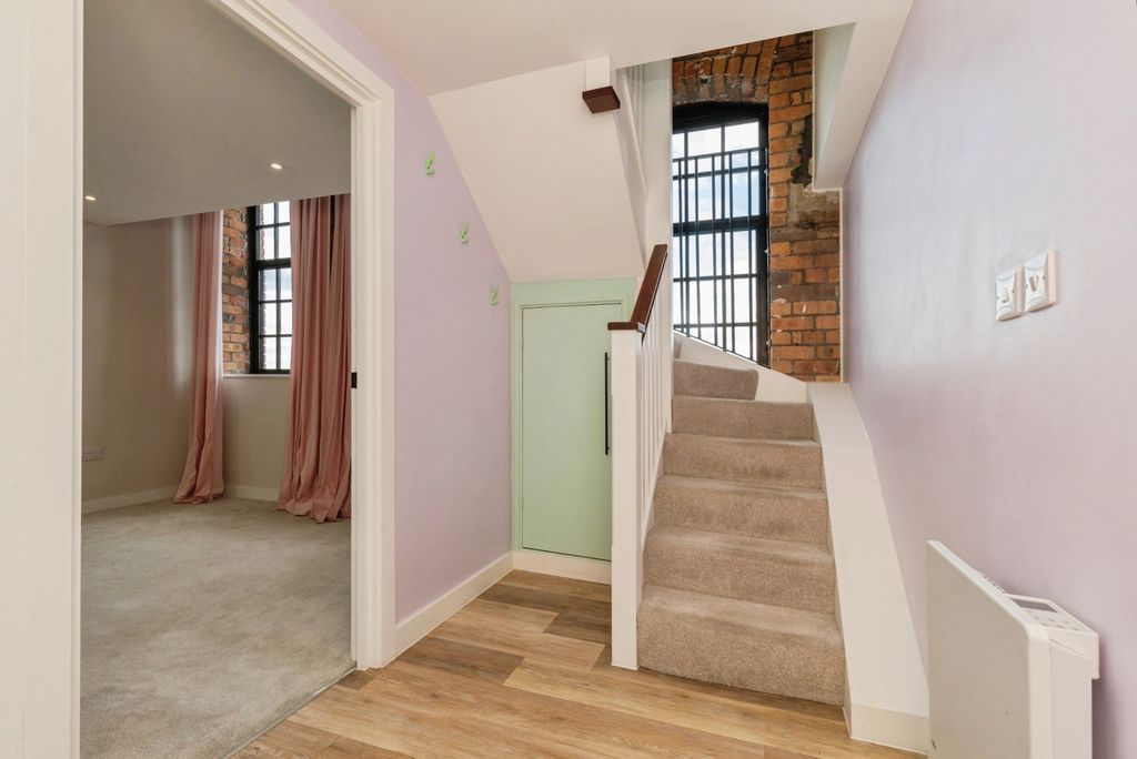 Additional image 4 of 2 bed flat to rentKingsgate House, Kingswood, Bristol BS15