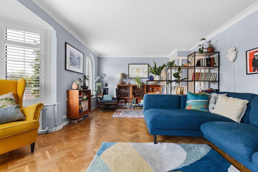 Property photo 2 of 26