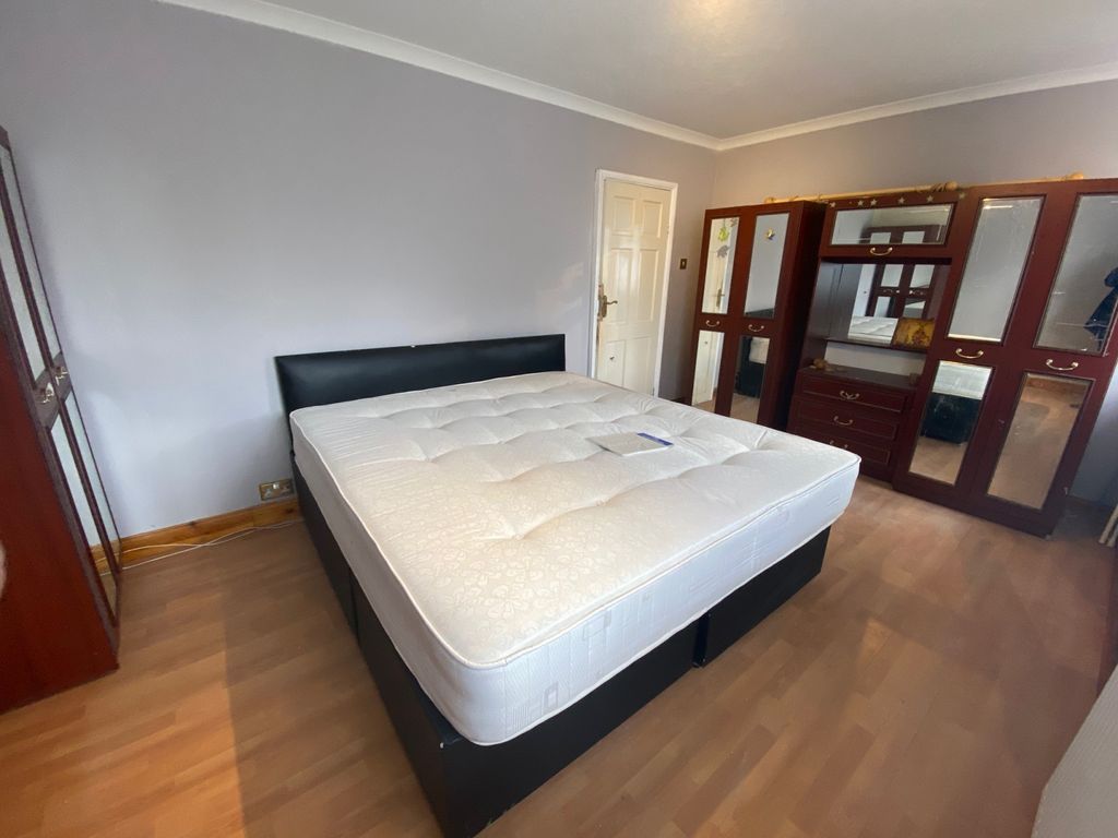 Property photo 3 of 7 Gallery