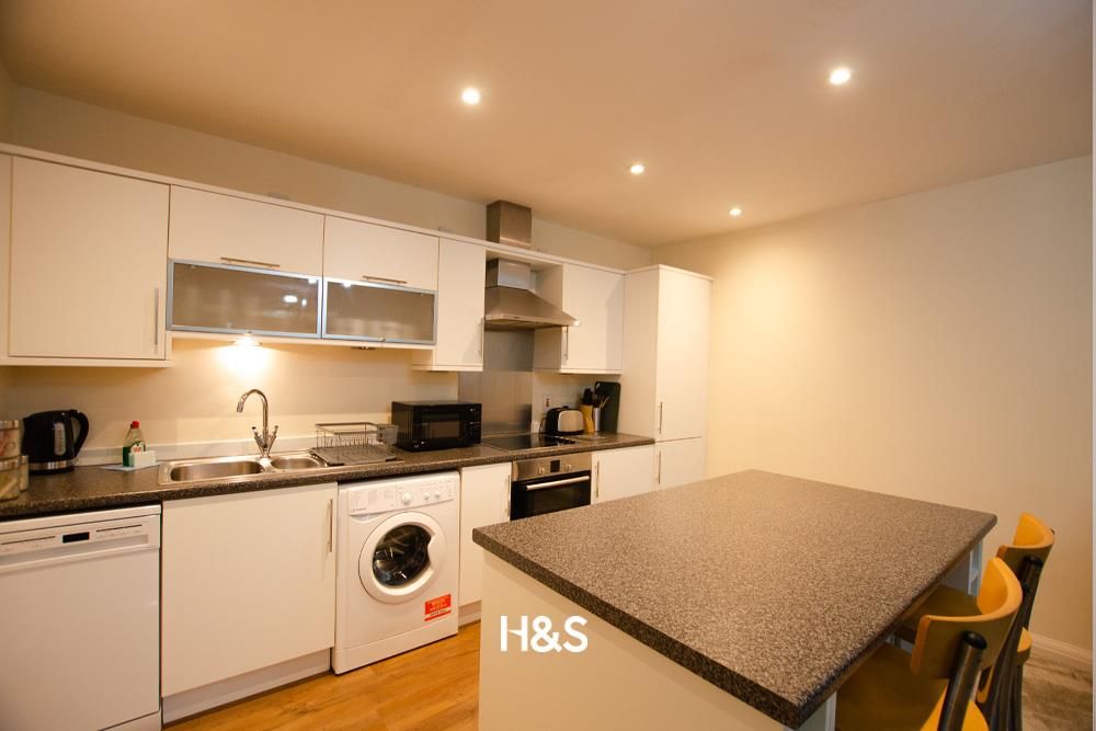 Property photo 2 of 9 Kitchen 1.Jpg