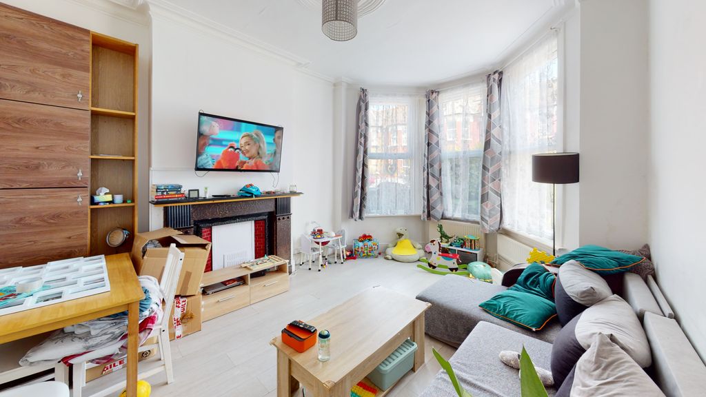 Property photo 1 of 8