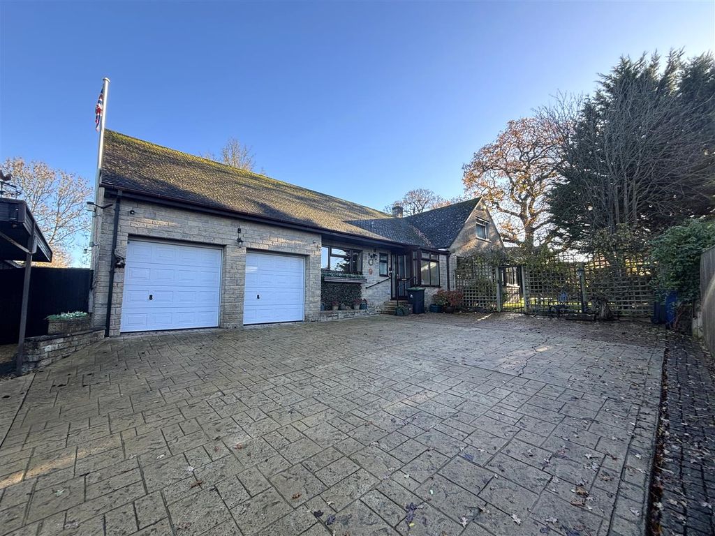 Property photo 1 of 12 Front