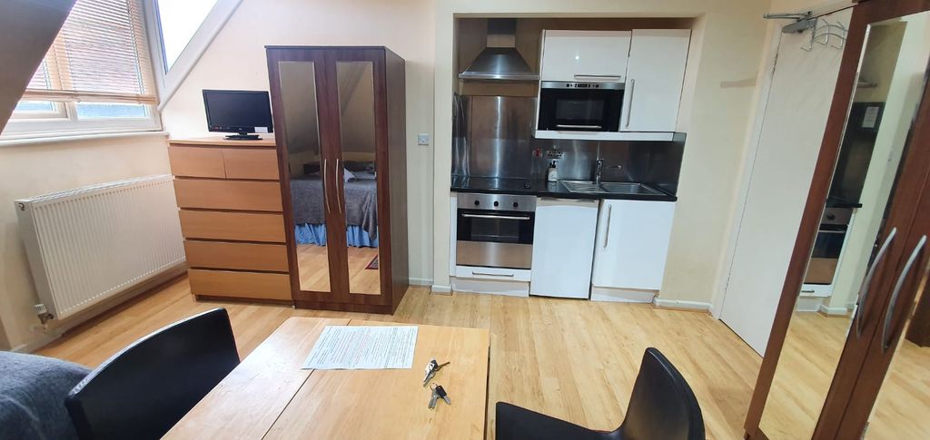 Property photo 1 of 3