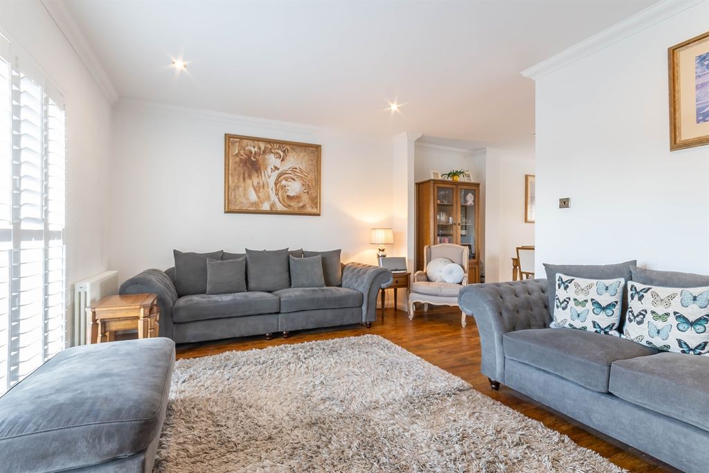 Property photo 2 of 17 Lounge Dining Room