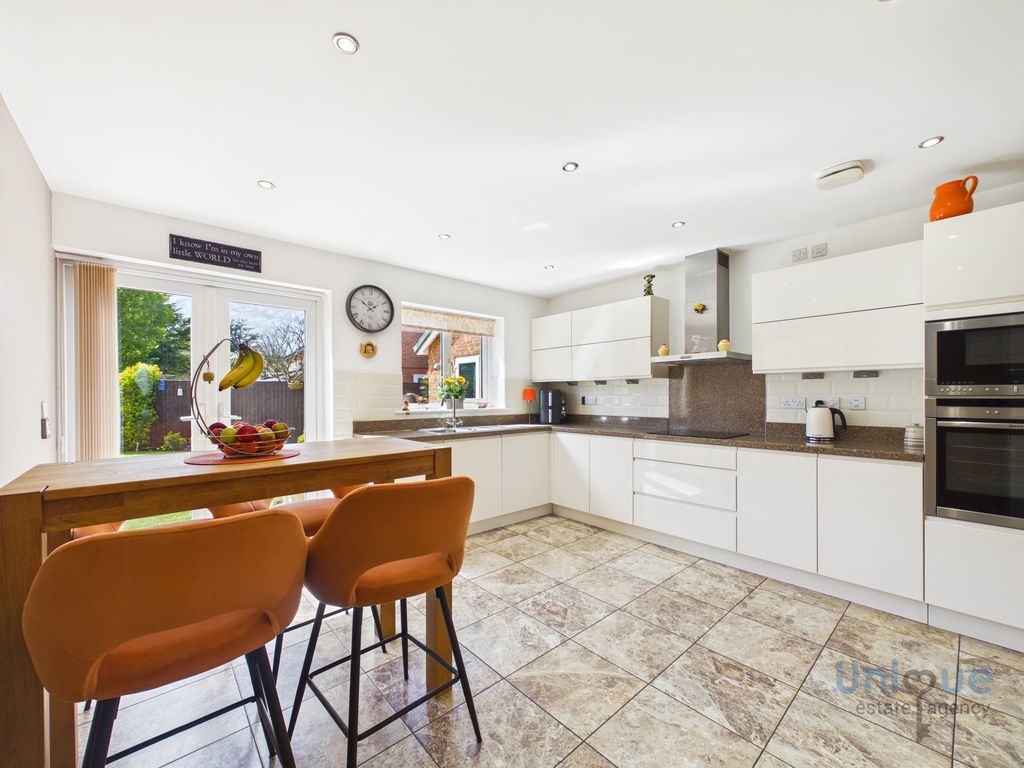 Property photo 2 of 32
