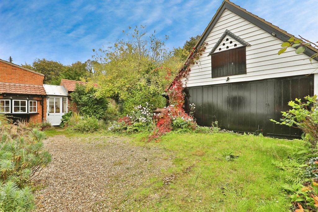 Property photo 3 of 17