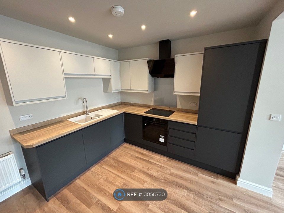 Property photo 1 of 11 Kitchen