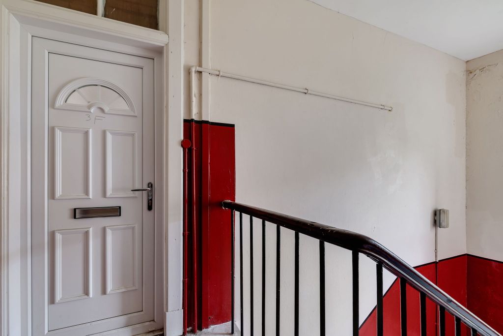 Property photo 3 of 17 05