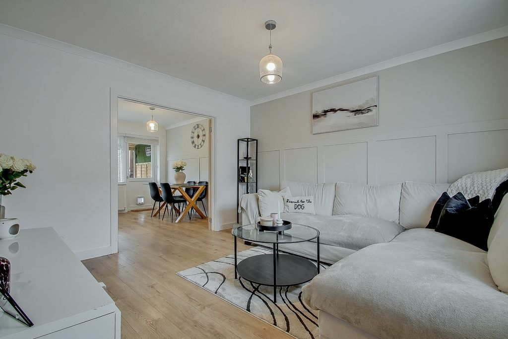 Property photo 3 of 21 4818735