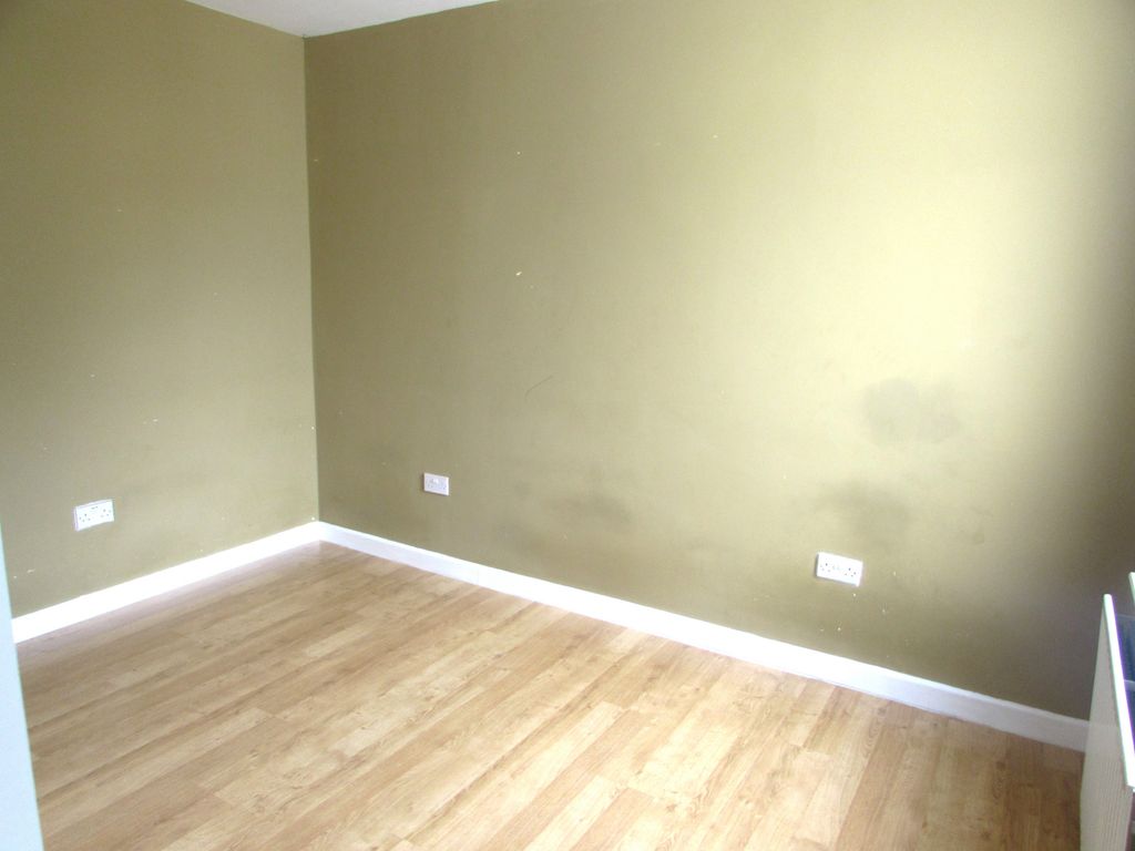 Property photo 3 of 8 Gallery
