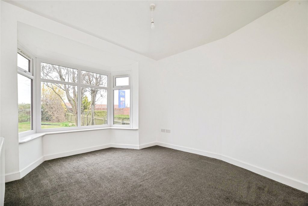 Property photo 2 of 27 Picture No. 01