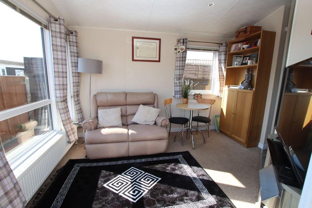 Property photo 3 of 12 Living Room