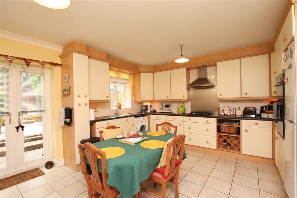 Property photo 3 of 7 Kitchen Diner.Jpg