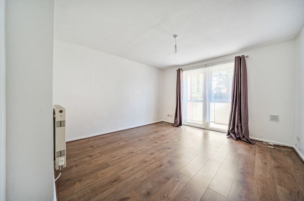 Property photo 3 of 10 1321617-8-686E7F2...