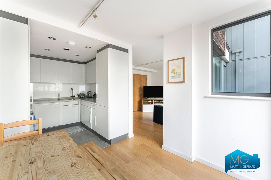 Property photo 2 of 16 Picture No. 03
