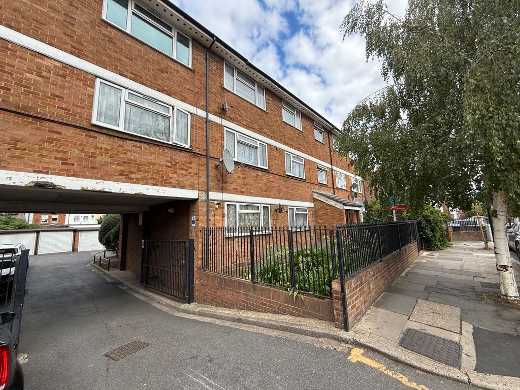 Property photo 2 of 11