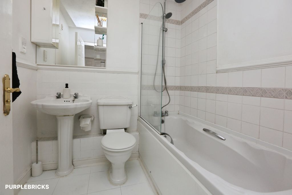 Property photo 2 of 26