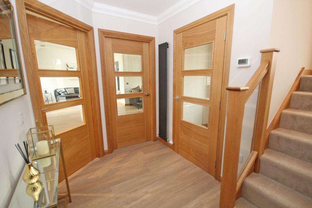 Property photo 2 of 39