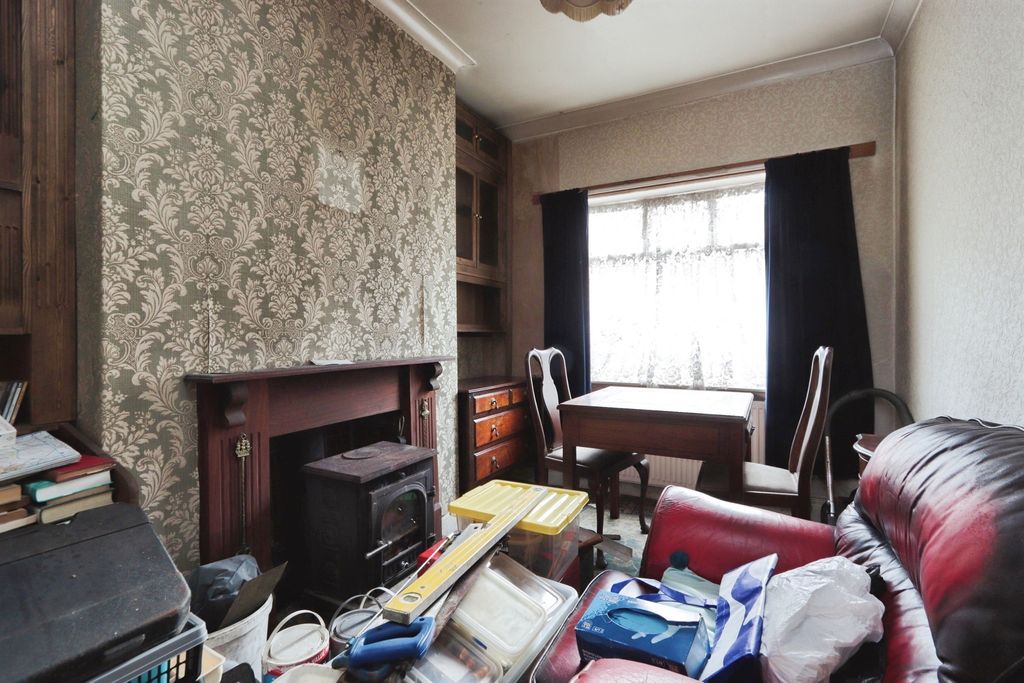 Property photo 2 of 16